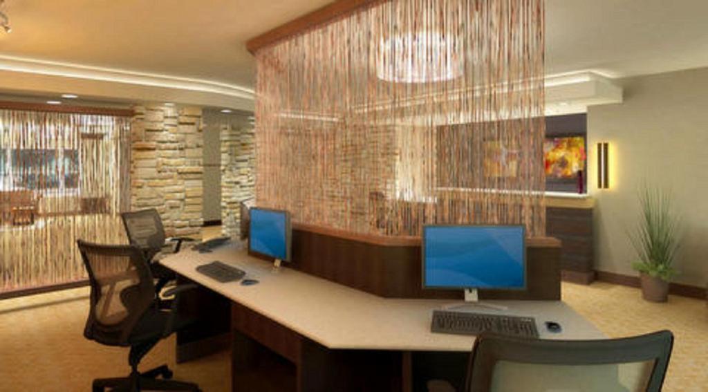 Ledgestone Hotel Yakima Esterno foto