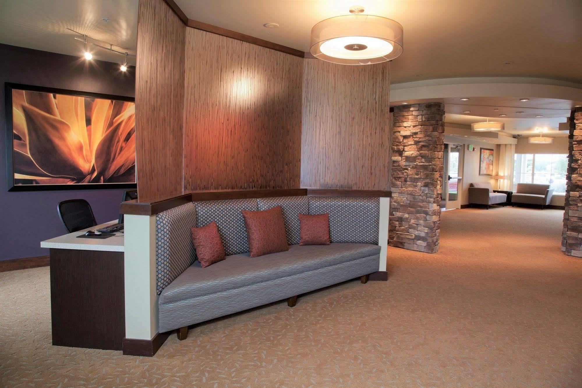 Ledgestone Hotel Yakima Esterno foto