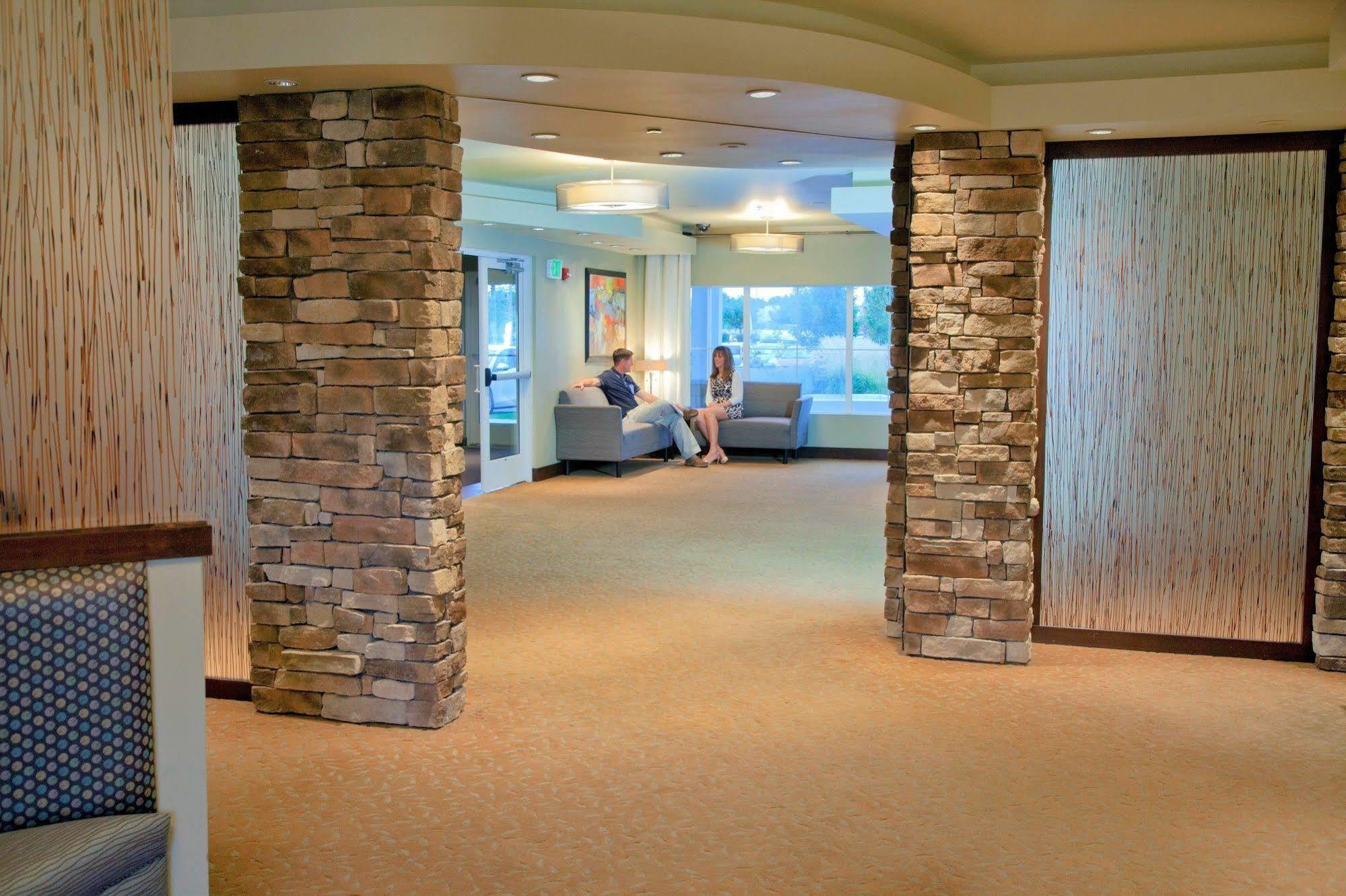Ledgestone Hotel Yakima Esterno foto